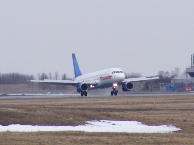 Airbus A320 (C-FZAZ)