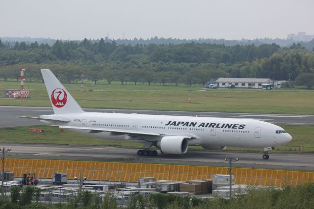 Boeing 777-200 (JA706J)