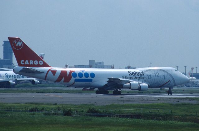 Boeing 747-200 (N644NW) - Departure at Narita Intl Airport Rwy16R on 2000/08/29