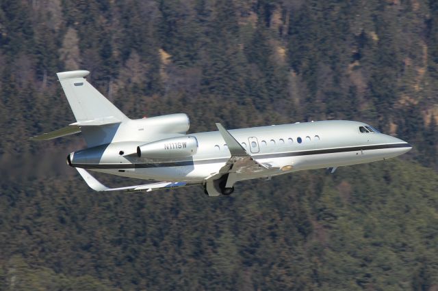 Dassault Falcon 900 (N111SW)