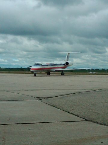 Embraer ERJ-135 (N381SK)