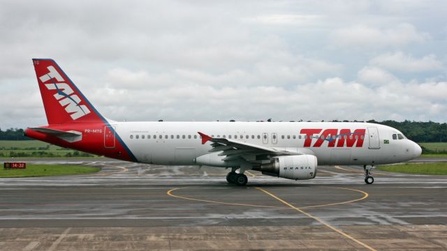 Airbus A320 (PR-MYG)