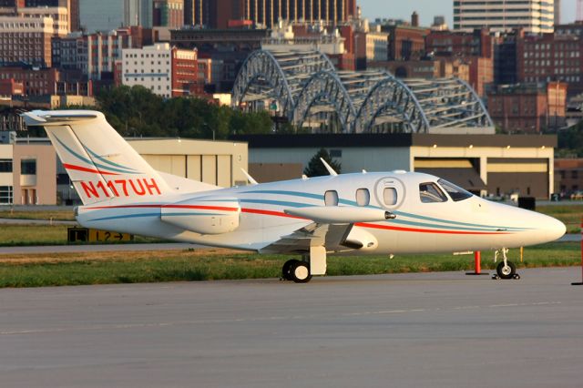 Eclipse 500 (N117UH)