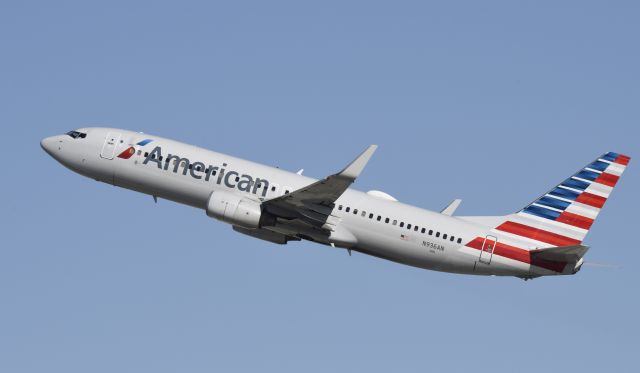 Boeing 737-800 (N936AN) - Departing LAX