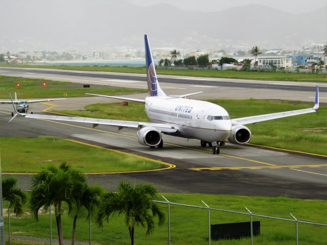 Boeing 737-700 (N27722)