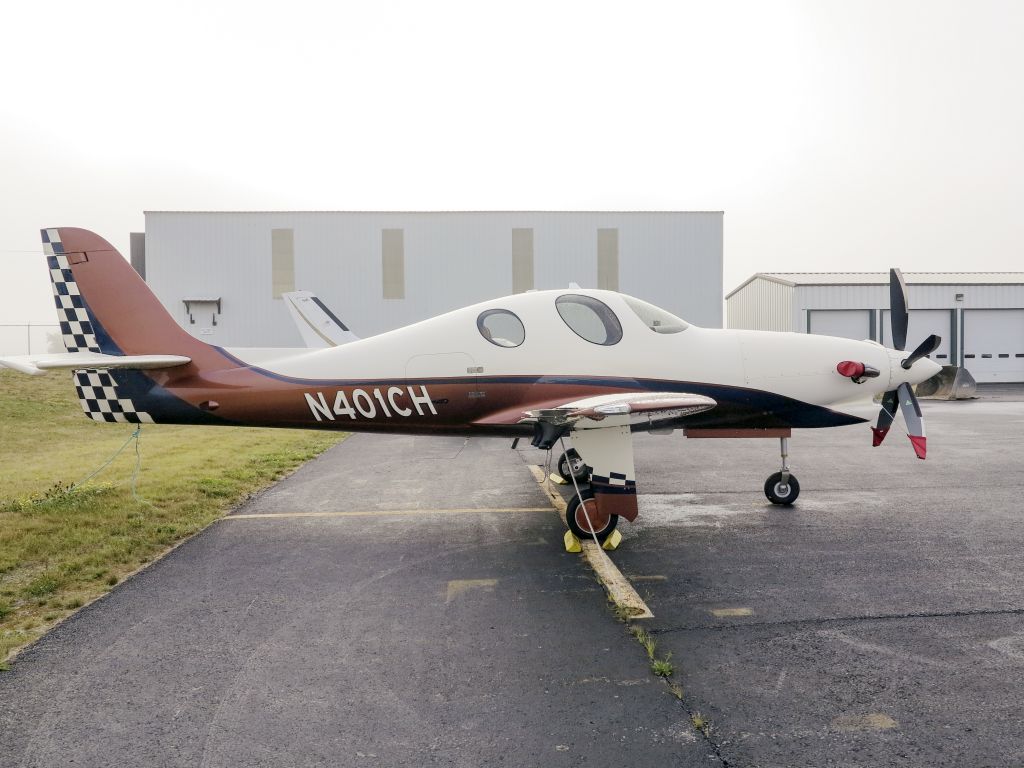 PAI Lancair 320 (N401CH) - A very hot ship.