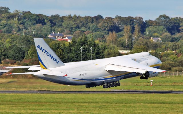 Antonov An-124 Ruslan (UR-82008) - antonov an-124-100m ur-82008 dep shannon 17/9/17.