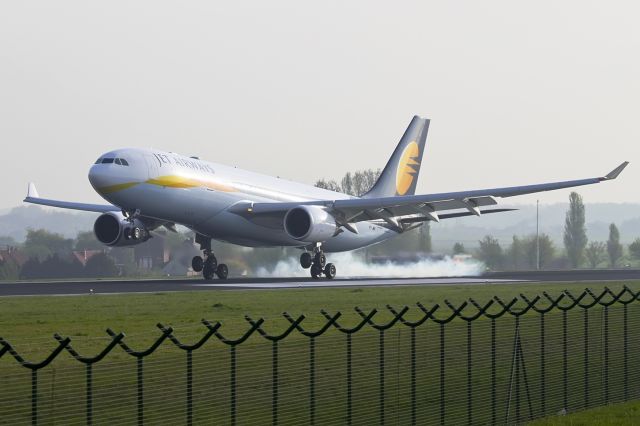 Airbus A320 (VT-JWM)