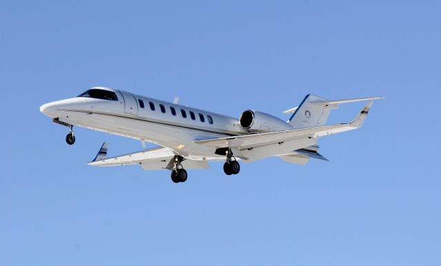 Learjet 45 (N800AB) - On Approach into Denver Centenial airport