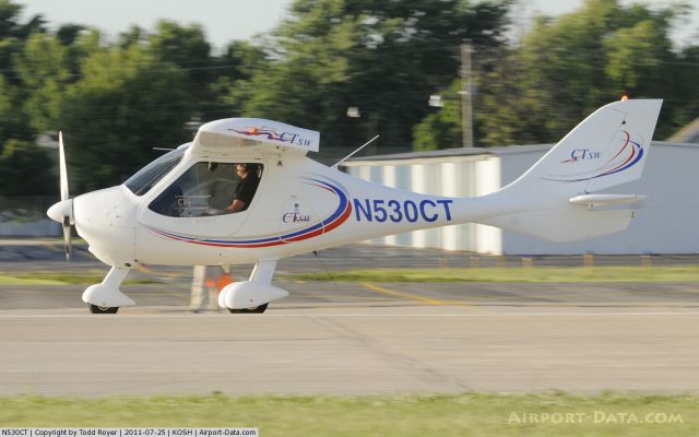 FLIGHT DESIGN CT (N530CT) - Chris Marinello lands at Oshkosh is 2011