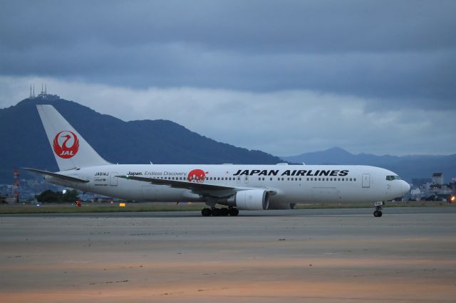 BOEING 767-300 (JA614J) - July 6th 2018:HND-HKD.