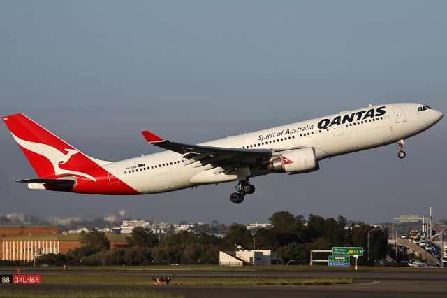 Airbus A330-200 (VH-EBB) - on 1 December 2017