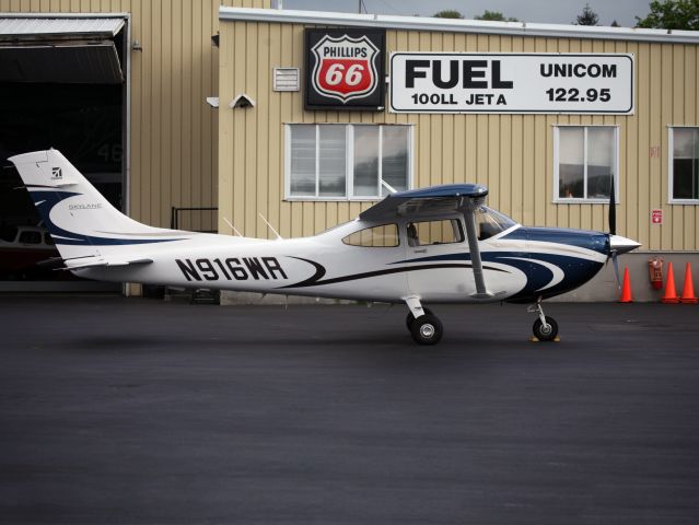 Cessna Skylane (N916WR) - A very nice Skylane.