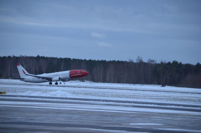 Boeing 737-700 (LN-OYX)