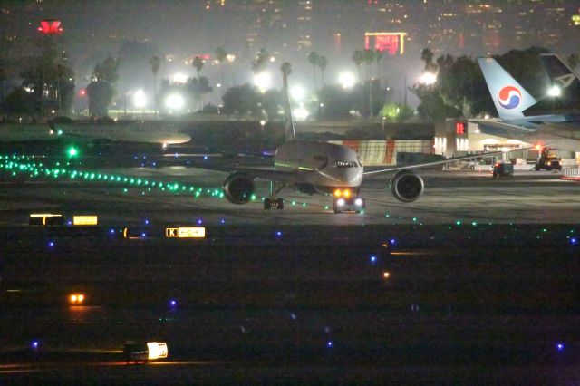Boeing 787-9 Dreamliner (G-ZBKO)