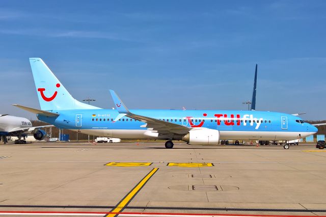 Boeing 737-800 (D-ATYC)