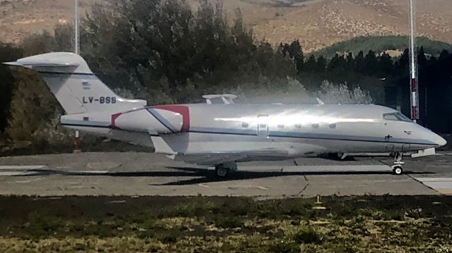 Bombardier Challenger 300 (LV-BSS) - Chapelco airport. Neuquén, Argentina