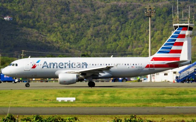Airbus A320 (N119US)
