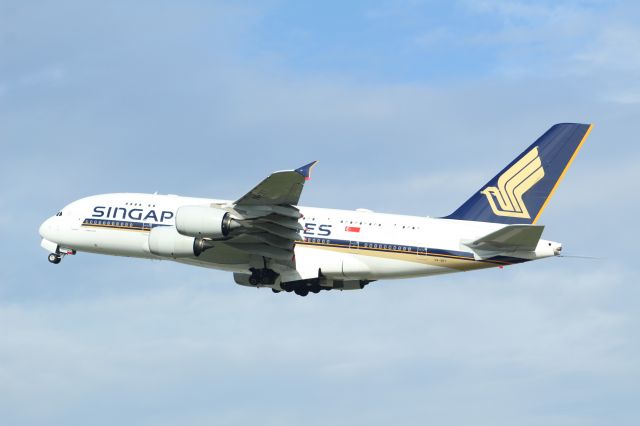 Airbus A380-800 (9V-SKT) - A Singapore Airlines A380-800 taking off from LHR on runway 27L.br /br /Location: Heathrow T5 Planespotting Point.br /Date: 12.10.22 (dd/mm/yy).