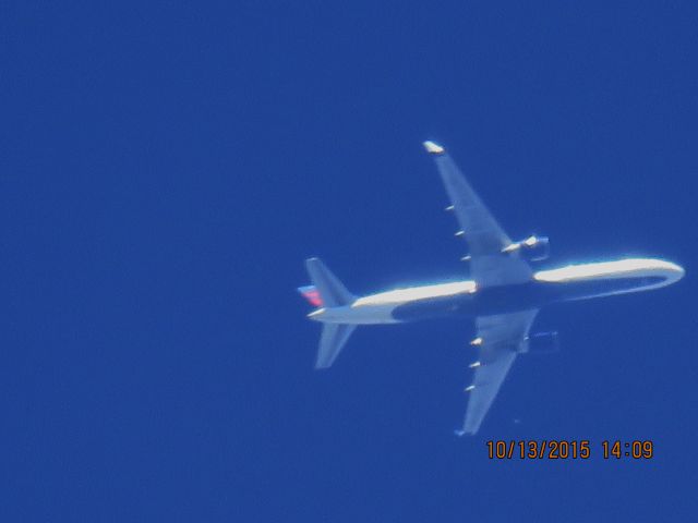 Boeing 757-200 (N667DN)