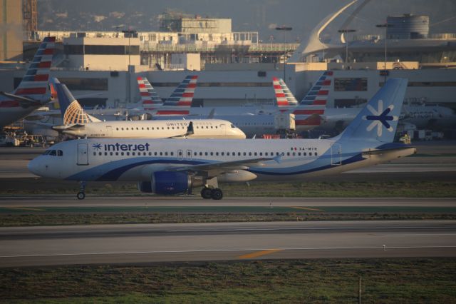 Airbus A320 (XA-MYR)