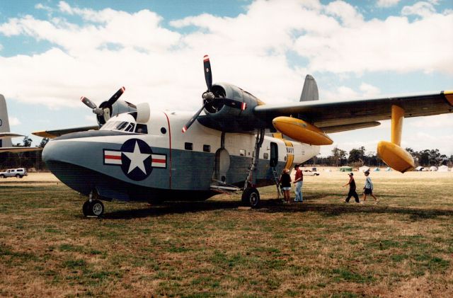 — — - Grumman Albatross at Valleyfield for Skyrace 1995