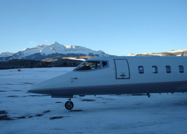 Learjet 60 (N92FG)