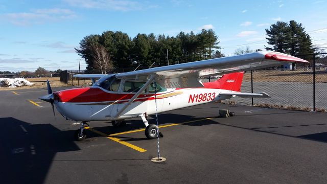 Cessna Skyhawk (N19833)