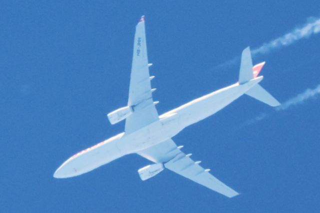 Airbus A330-300 (HB-JHH) - HB-JHH Airbus A-330-343X Swiss Air LX6 De Zurich ZRH vers Chicago ORD. Altitude 12192 Mèrtes Vitesse 776 Km/H Survolant la ville de Lavaltrie QC. le 28-06-2024 à 11:54
