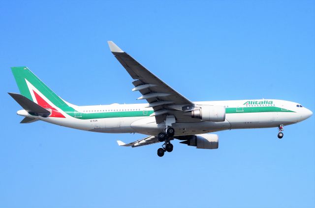 Airbus A330-200 (EI-EJH)