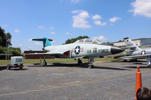 — — - Grumen F101 at Maps air museum