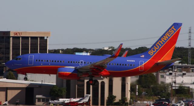 Boeing 737-700 (N418WN) - Landing on Runway 4.