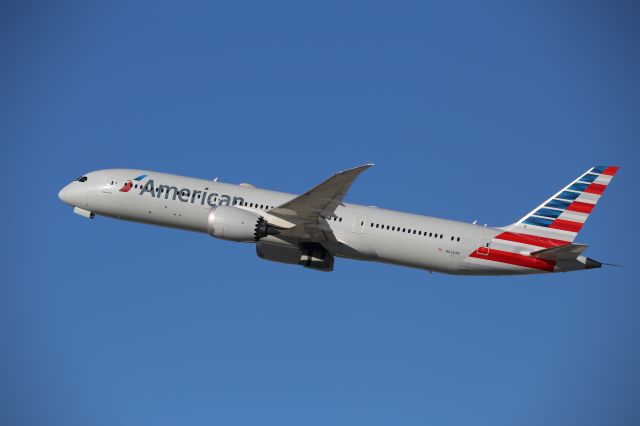 Boeing 787-9 Dreamliner (N826AN)