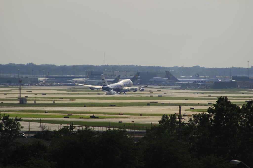Boeing 747-400 (N919CA)