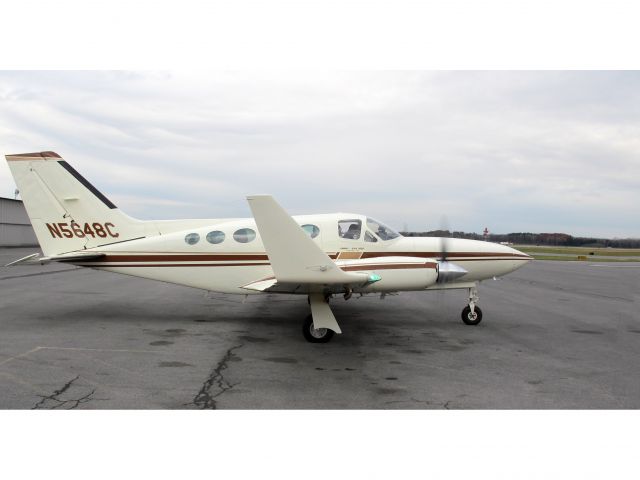 N5648ZC — - A very nice, pressurized piston twin.