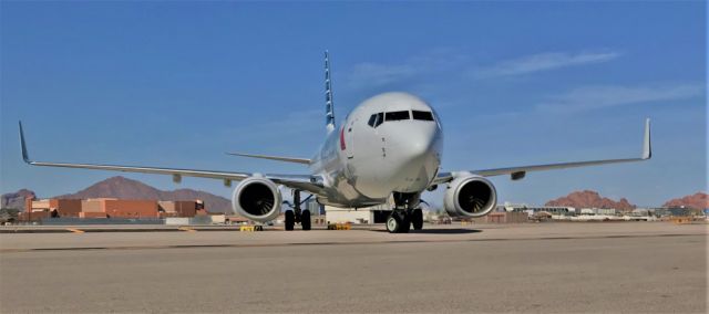 Boeing 737-800 (N906AN) - PHX T4 taxiway Charlie to alpha 29 05APR19 