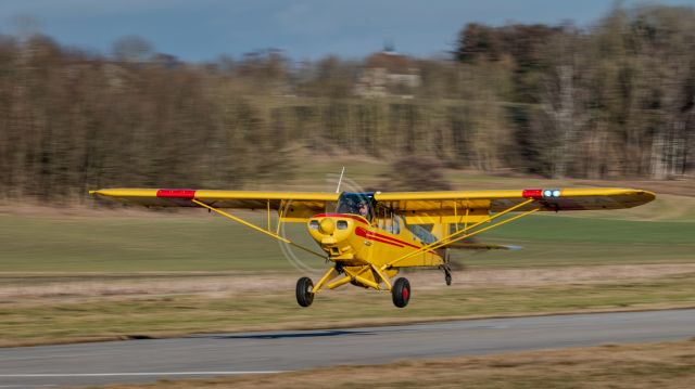 Piper L-21 Super Cub (D-EPSA) - Landing RW26