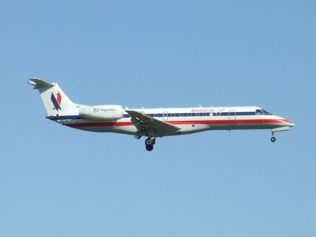 Canadair Regional Jet CRJ-700 (N728AE)