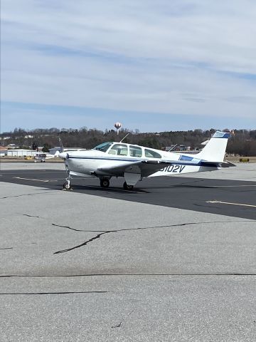 Beechcraft Bonanza (33) (N6102V)