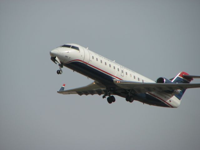 Canadair Regional Jet CRJ-200 (N261PS)