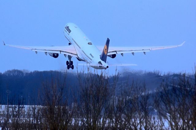 Airbus A330-300 (D-AIKH)