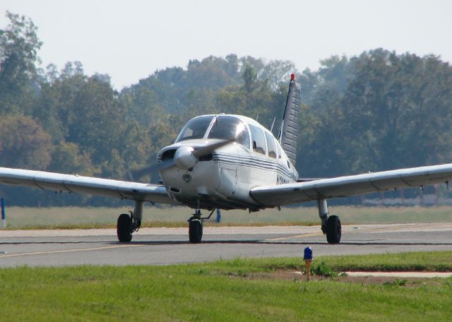 Piper Cherokee (N800KA) - Taxiing at Downtown Shreveport.