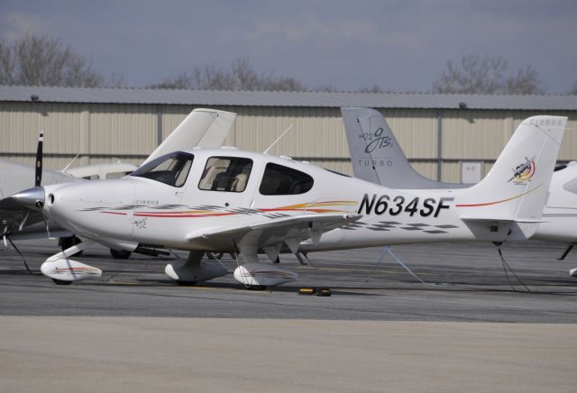 Cirrus SR-20 (N634SF) - Parked at KFDK on 3/29/2009.