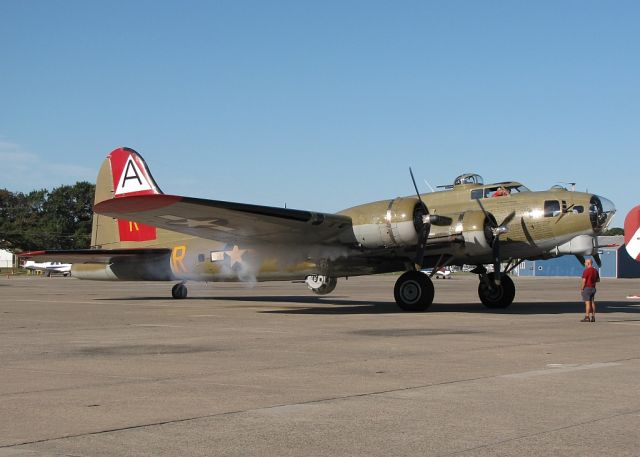 Boeing B-17 Flying Fortress (N93012)