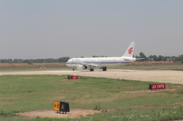 Airbus A321 (B-6742)