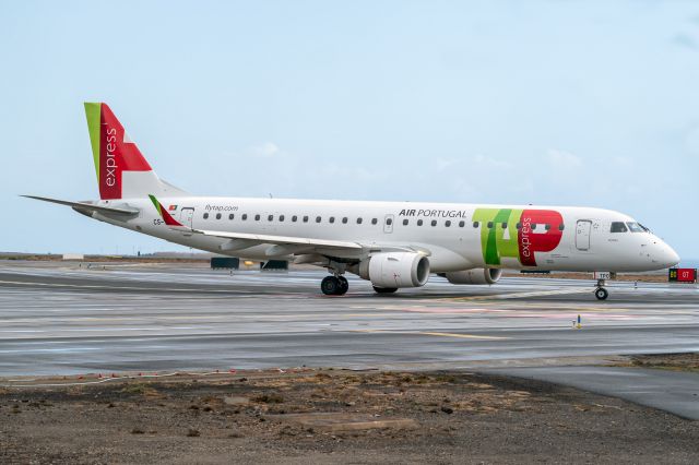 Embraer ERJ-190 (CS-TPO)
