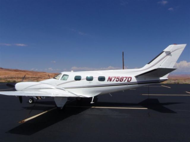 Beechcraft Duke (N7587D) - The most beautiful Duke around. The panel is so perfect and the pilots that fly it are outstanding people.