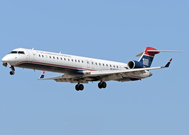 Canadair Regional Jet CRJ-900 (N928LR)