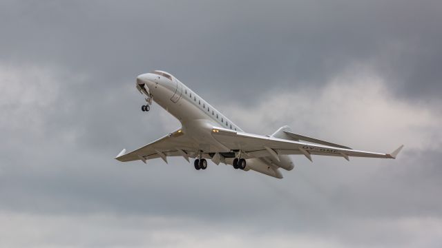 Bombardier Global Express (OY-GMF)
