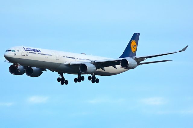 Airbus A340-600 (D-AIHF)
